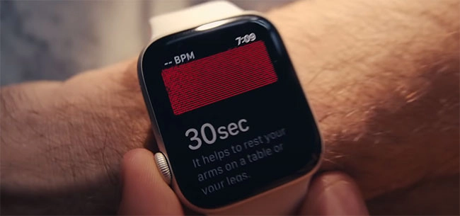 Đánh giá Apple Watch Series 5 về Tính Năng La Bàn từ Tính:
