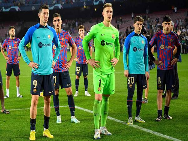 Những cuộc thanh lọc đội hình lớn Barcelona đã từng thực hiện