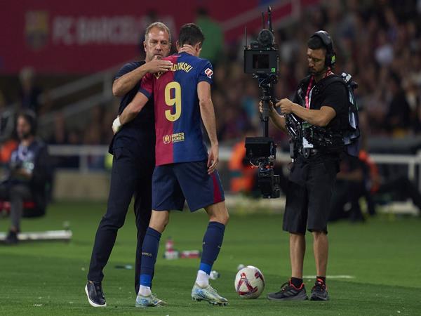 Tin CLB Barca: Lewandowski hoá giải những bùa chú