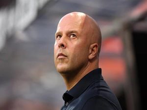 Vị trí số 10 và hàng công Liverpool