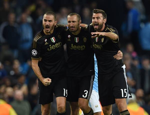 Bộ 3 phòng ngự Juventus Bộ 3 phòng ngự Juventus
