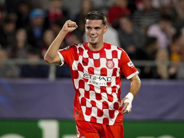 Tin BĐ 1/8: Real Madrid bội thu nhờ bán lại Miguel Gutierrez