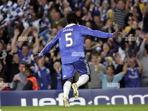 Sự nghiệp qua các số áo Essien đã khoác lên mình Sự nghiệp qua các số áo Essien đã khoác lên mình