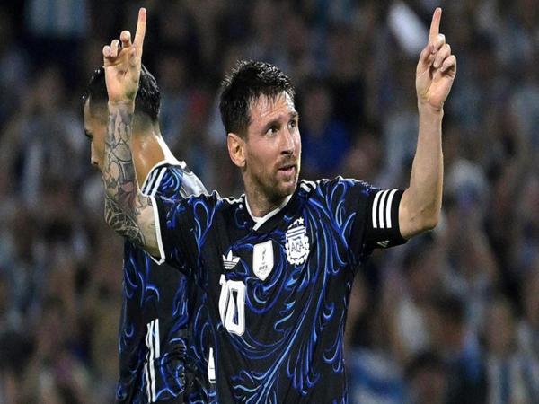 Tin ĐT Argentina: Messi lập cột mốc lịch sử