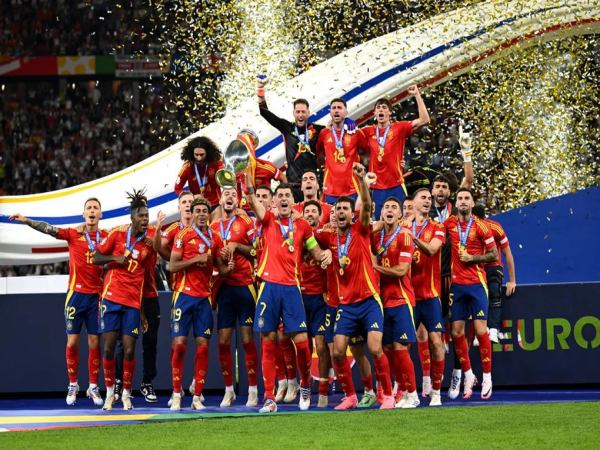 Tây Ban Nha vô địch EURO mấy lần? vào những năm nào?