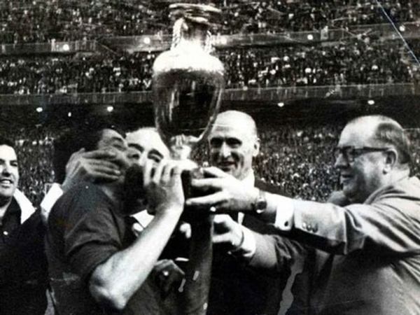 Tây Ban Nha vô địch EURO 1964